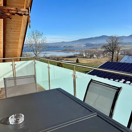 Gaestehaus Seeblick Penthousewohnung Seekirchen am Wallersee
