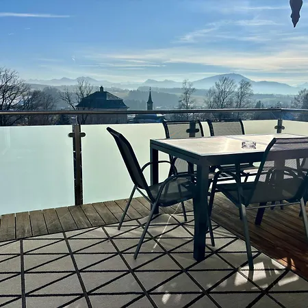 Apartment Gaestehaus Seeblick Penthousewohnung Seekirchen am Wallersee