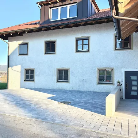 Apartment Gaestehaus Seeblick Penthousewohnung Seekirchen am Wallersee