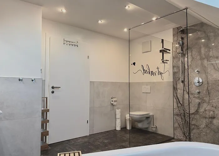 Gaestehaus Seeblick Penthousewohnung Appartement Seekirchen am Wallersee