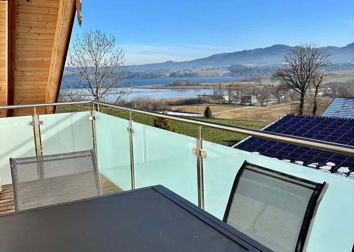 Gaestehaus Seeblick Penthousewohnung Seekirchen am Wallersee